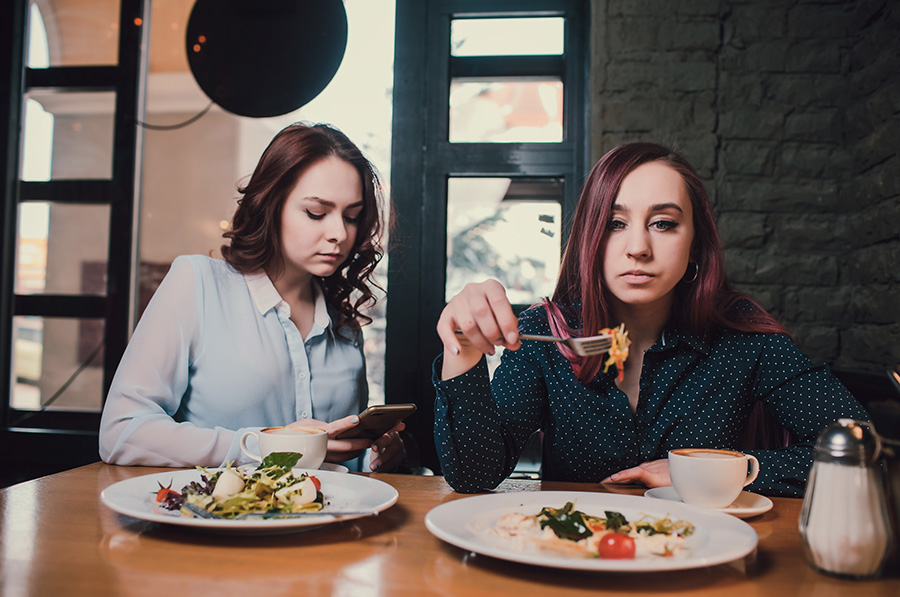Dois-je donner une seconde chance à mon rendez-vous ? Drapeaux rouges vs. Drapeaux orange en amour